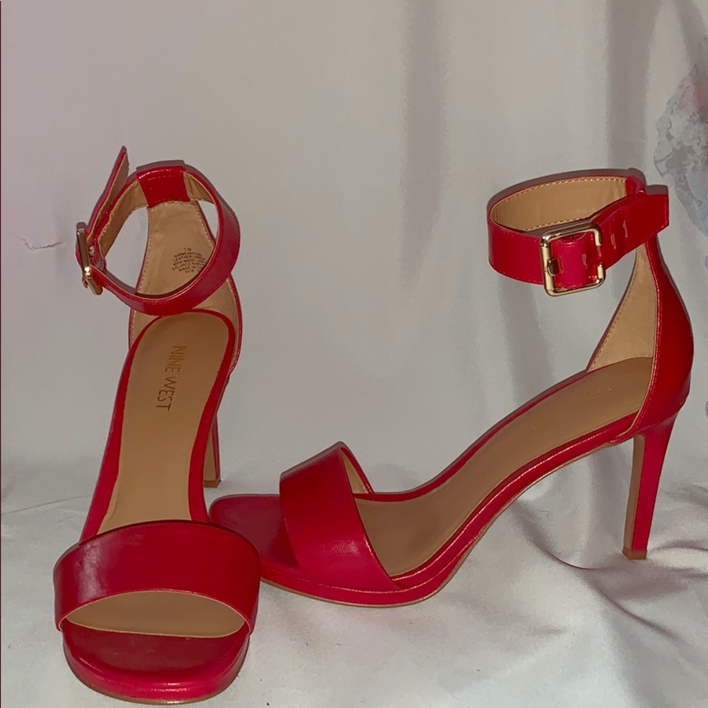Red Nine West heel size 7